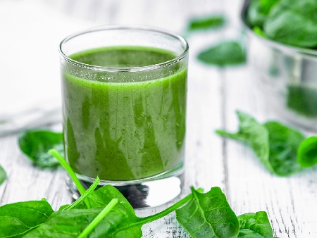 Зелено здравословно смути със, спанак, краставица и пъпеш - снимка на рецептата